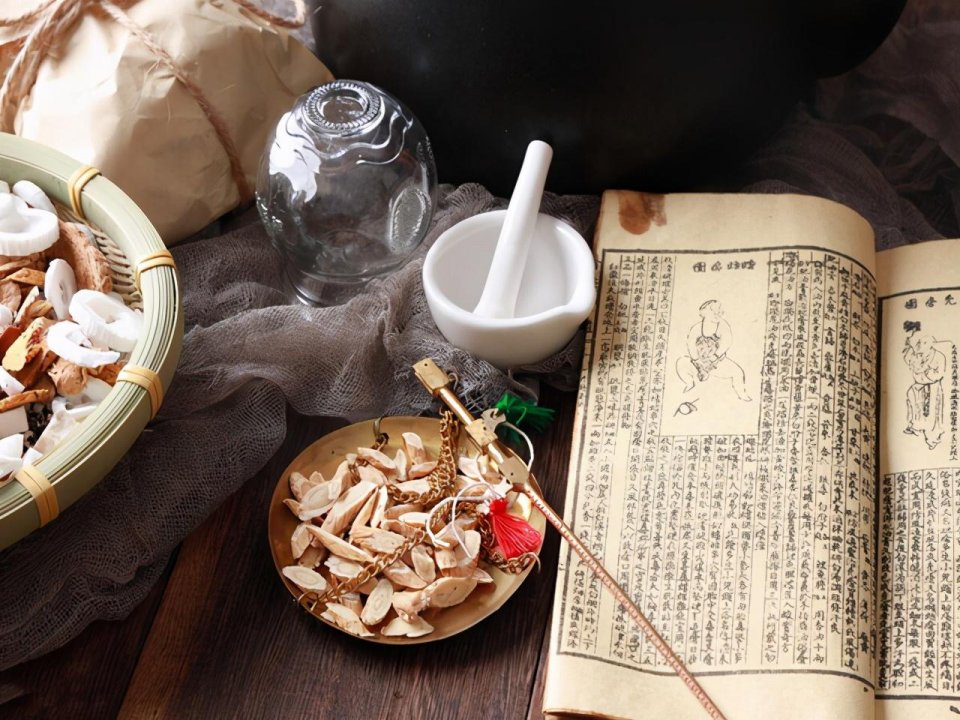 老中医遗留“补肾方”，3味药草煮水喝，50岁身子20岁的肾 鹿血片 第3张