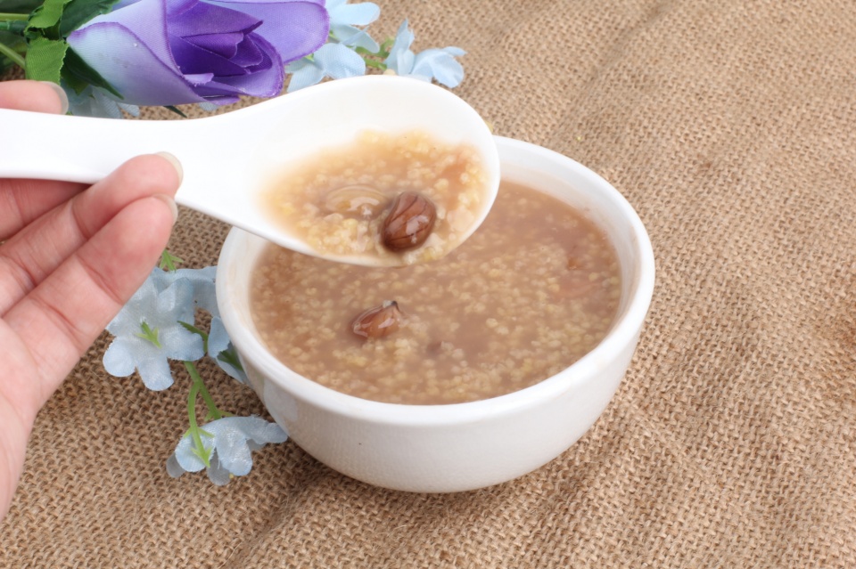 在家用花生熬粥，营养又美味，坚持吃一周，让身体健康 鹿血片 第5张